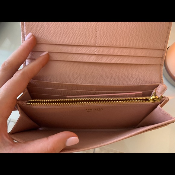 Prada wallet with bow - Picture 3 of 5